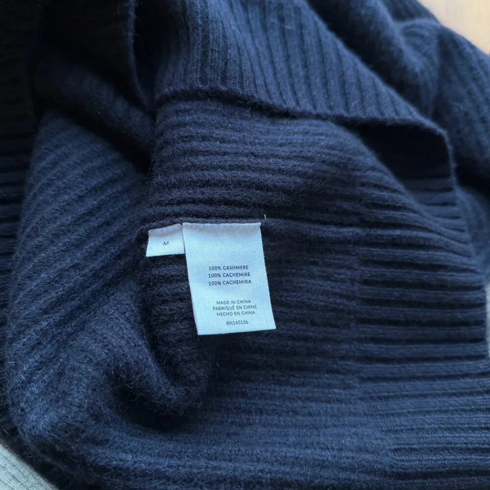 Gender Neutral NAADAM LUXE CASHMERE FISHERMAN CREW in NAVY - Picture 6 of 6